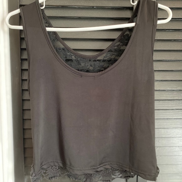 Black Lacey Cropped Tank Top - Picture 2 of 2